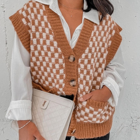 Sweet little Peaches checkered vest - Picture 2 of 11